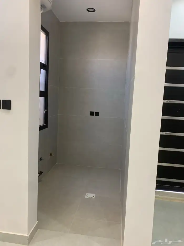 للبيع روف علوي مع ملحق با الخميس موقع مميز جدا من 650 الف 35