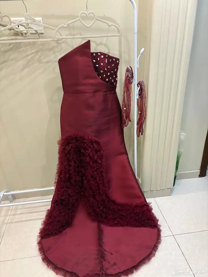فستان احمر ملكي 1