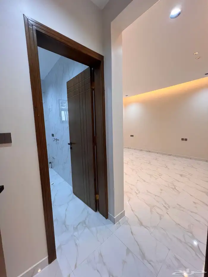 للتمليك روف علوى مع ملحق ببيكة سياره حى النور خميس مشيط 24