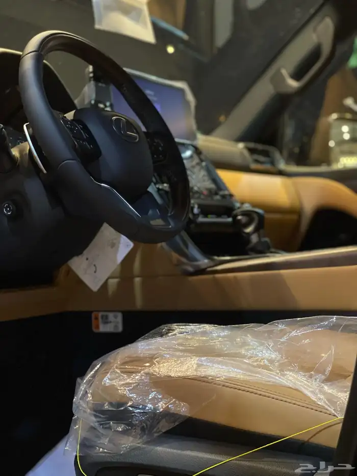 لكزس LX بي بي الساير 2025 متوفر ابيض ورمادي واسود 13