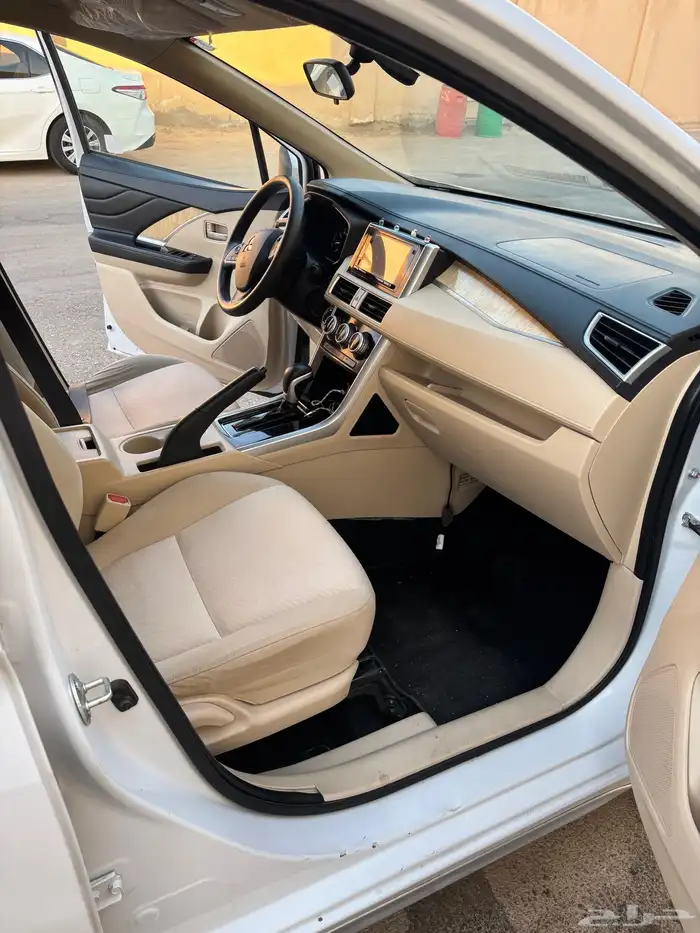 ميتسوبيشي اكسباندر للبيع 7