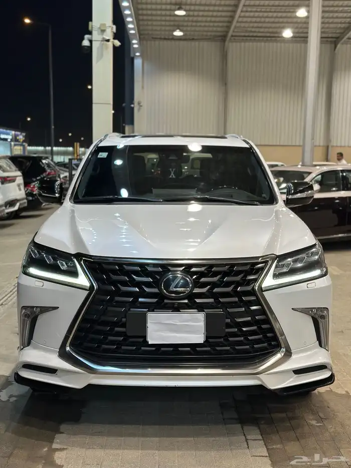 لكزس LX570 موديل 2021 0