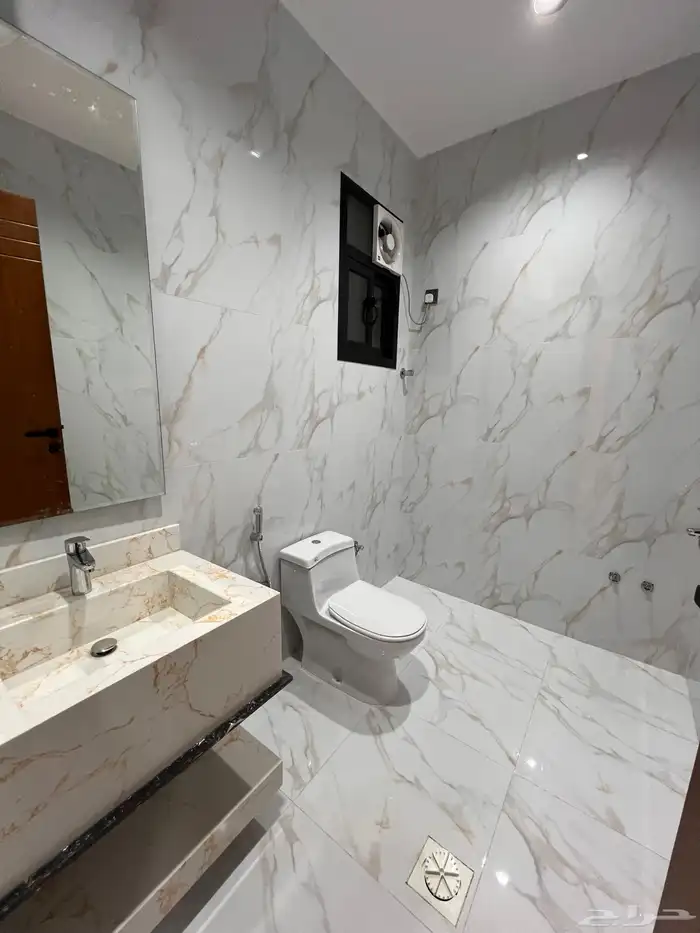 للتمليك روف علوى مع ملحق ببيكة سياره حى النور خميس مشيط 23