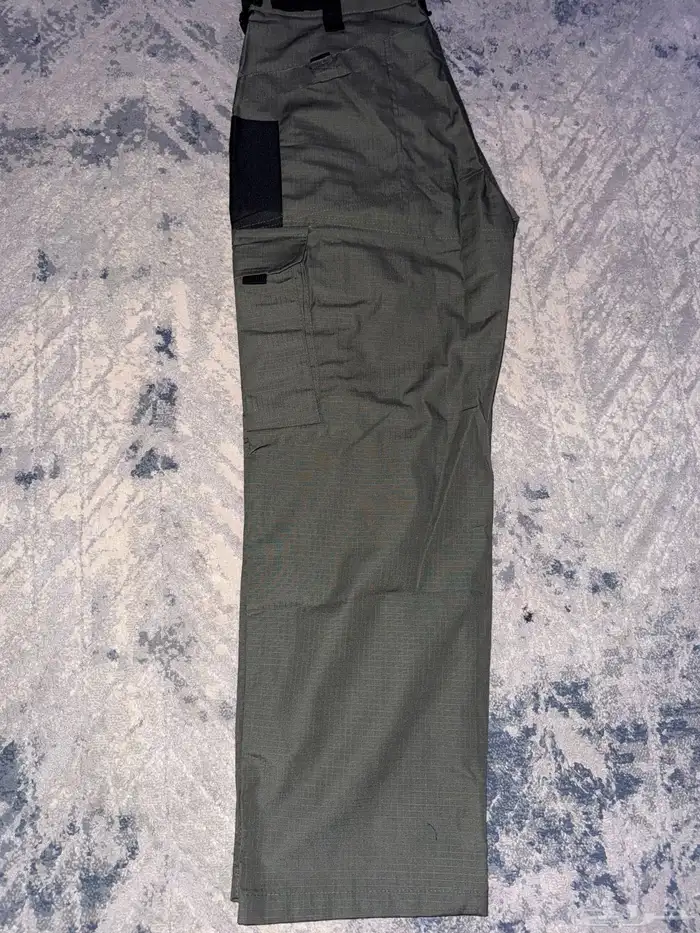 لبس صيانة قطعتين زيتي 2