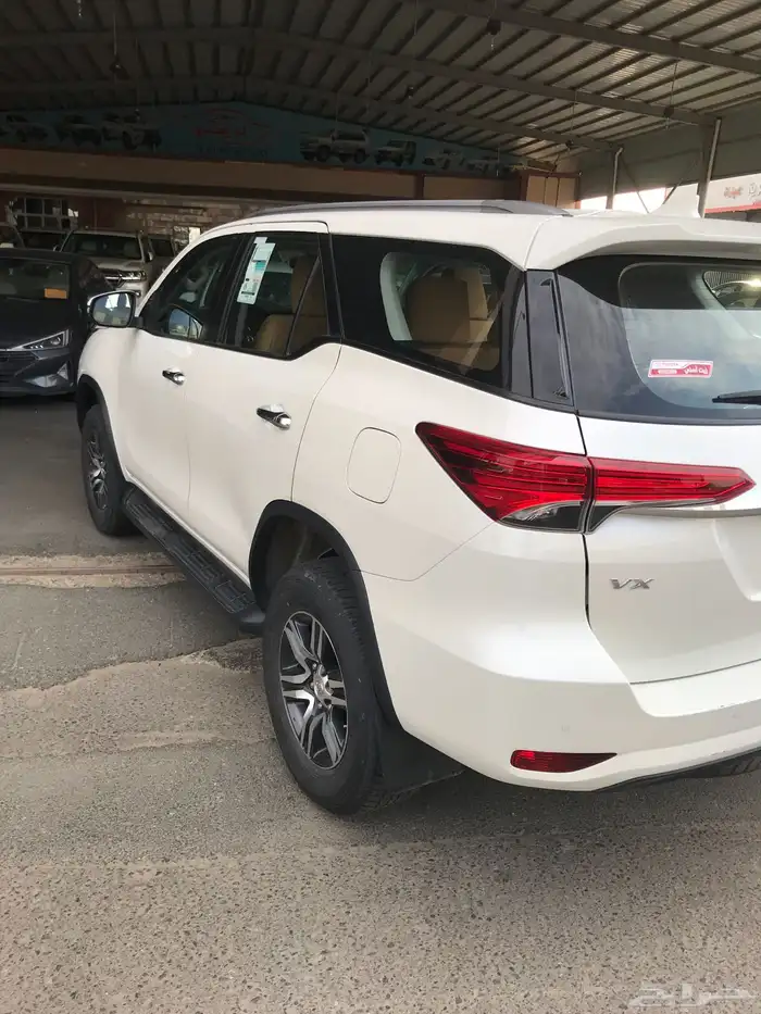 جيب فورتشنر VX1 موديل 2022 6 سلندر 4