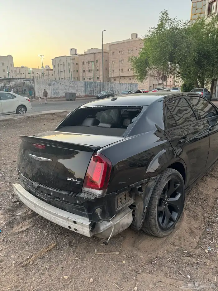 كرايسلر 2023 v6 300s فل كامل اسود للبيع 7