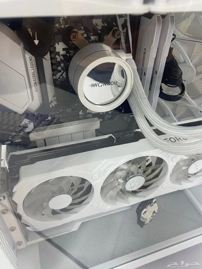 بي سي قيمنق لون ابيض 3