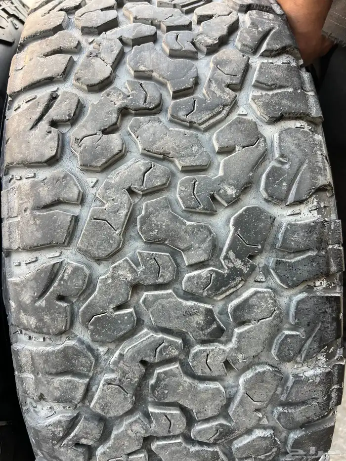 جنوط   ميتود اسود مقاس 17 مع كفرات حجرية تاريخ 23 جمس 35