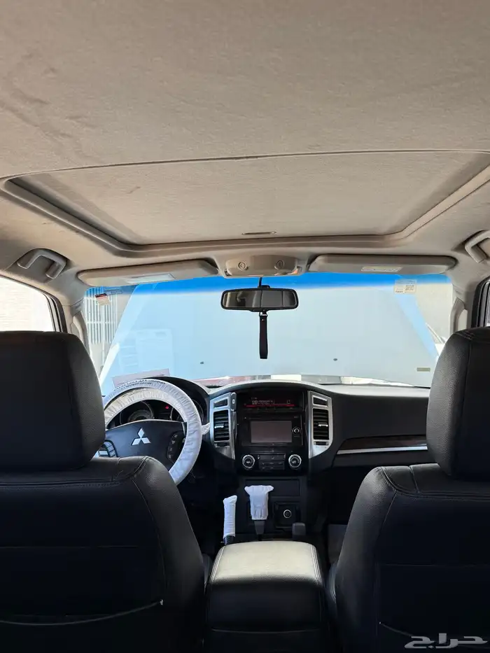 ميتسوبيشي باجيرو ربع 2016 نظيف 18