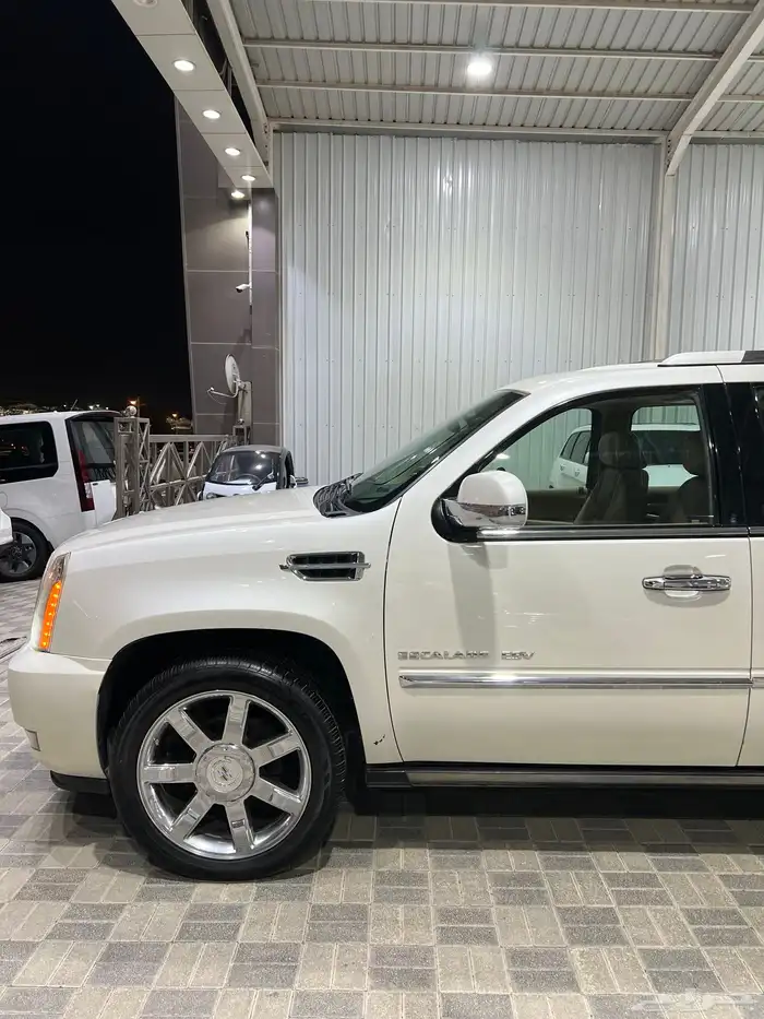 للبيع كاديلاك اسكاليد 2012 نظيف 8