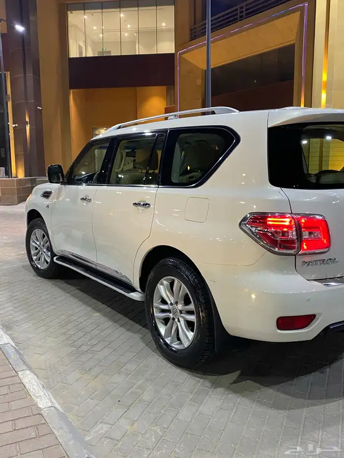 نيسان باترول 2013خالي من الرش ومحركات وكاله ثاني مالك 0