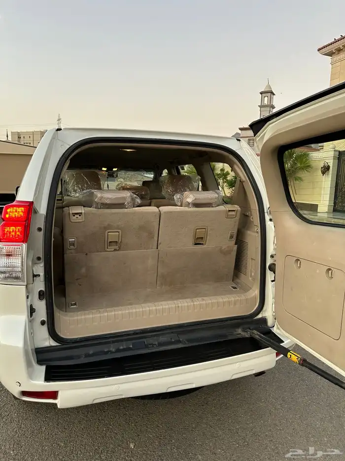 جيب برادو تويوتا TXL 2011 مخزن بحالة الوكالة 44