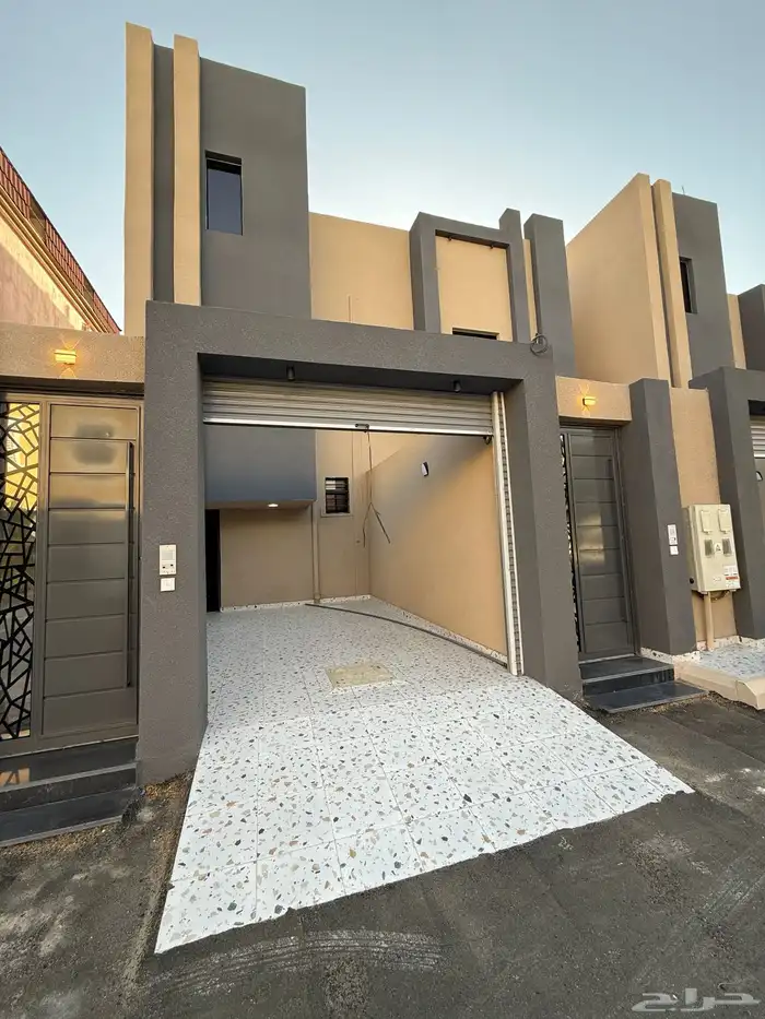 للبيع روفات علويه بدرج داخلي وخارجى شمال الخميس طريق 80 5