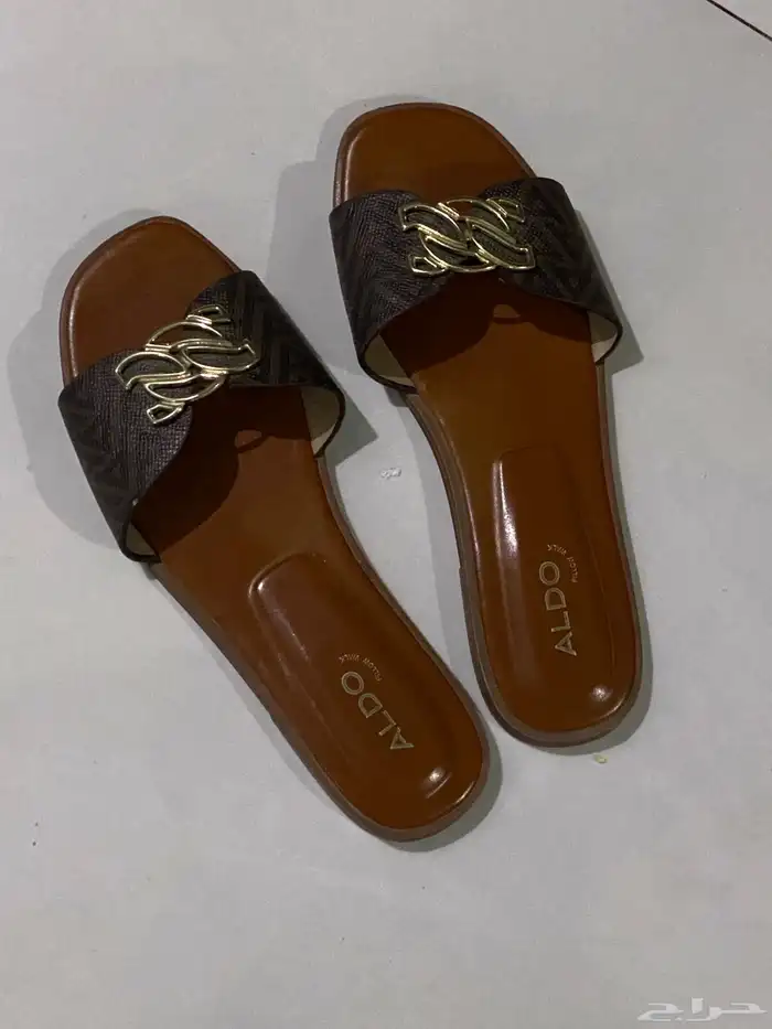 حذاء نسائي مستخدم فتره طويله 0