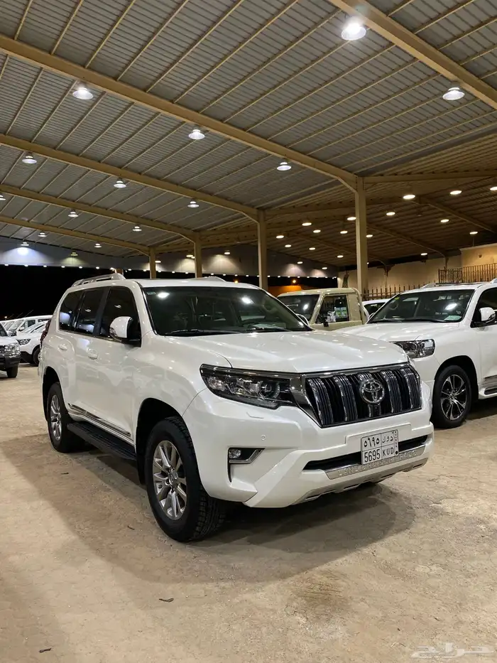 للبيع برادو 2021 فئة VX فل كامل 6 سلندر عبداللطيف عداد 111 11