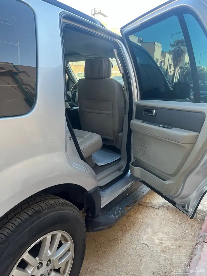 فورد اكسبديشن موديل 2012 أوتوماتيك بدون دبل ماشي 215 الف كلم 3