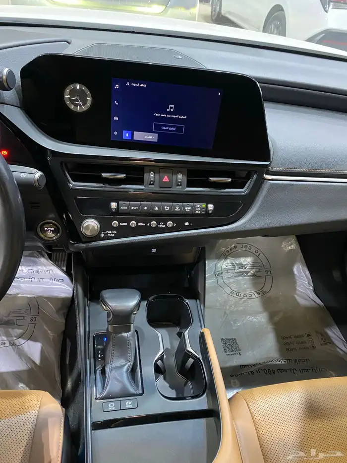للبيع لكزس ES300 هايبرد 2023 عبداللطيف عداد 133 الف 19