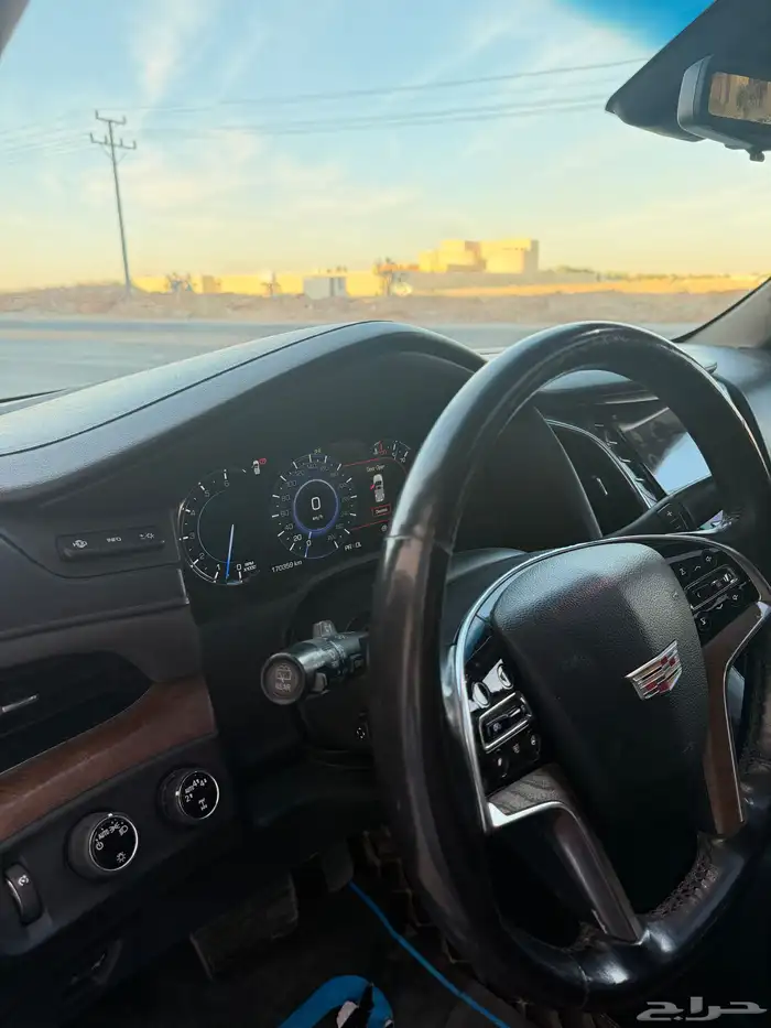 كاديلاك اسكاليد 2018 طويل 16