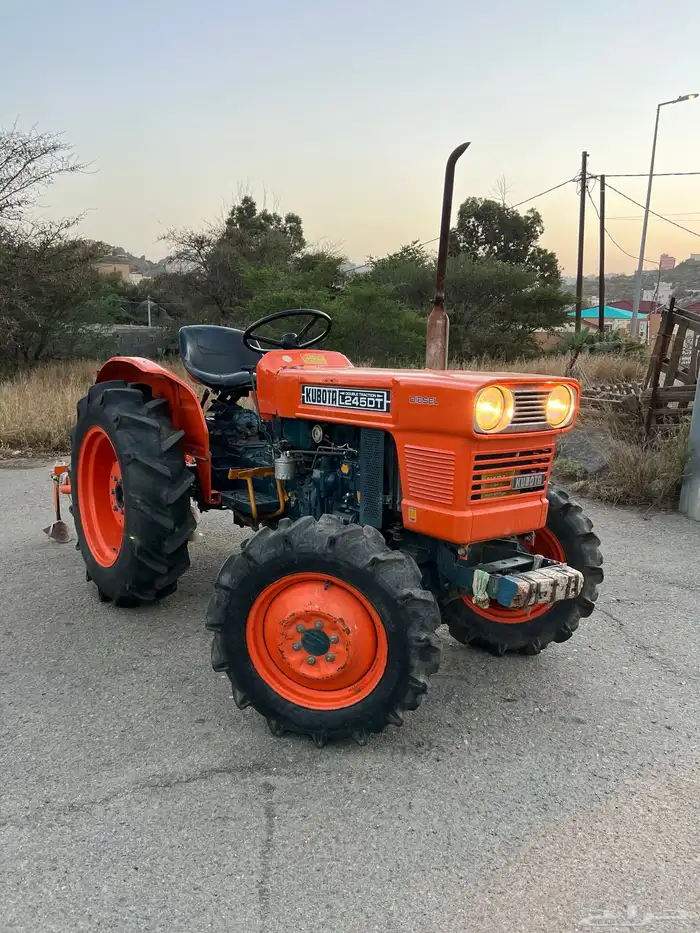 حراثة كابوتا L245 DT مخزنه 1