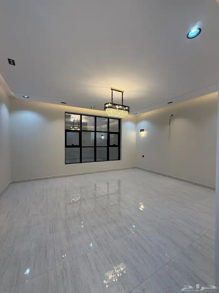 للبيع ارواف علويه بمداخل مستقل تماما حي الراقي وسط الخدمات 7