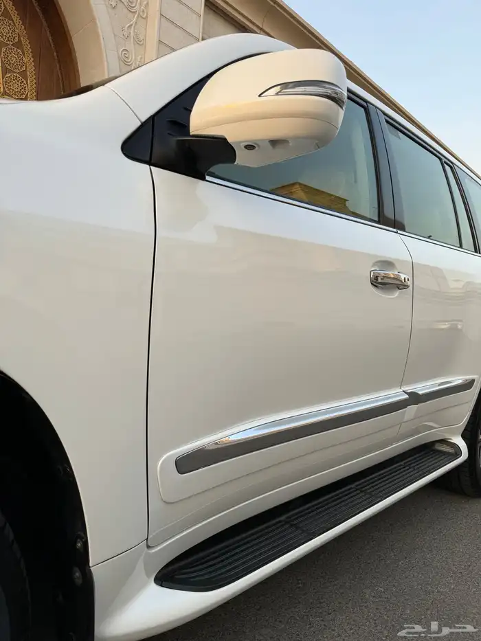 للبيع جيب لكزس LX 570 S 2014 شبه الجديد 12