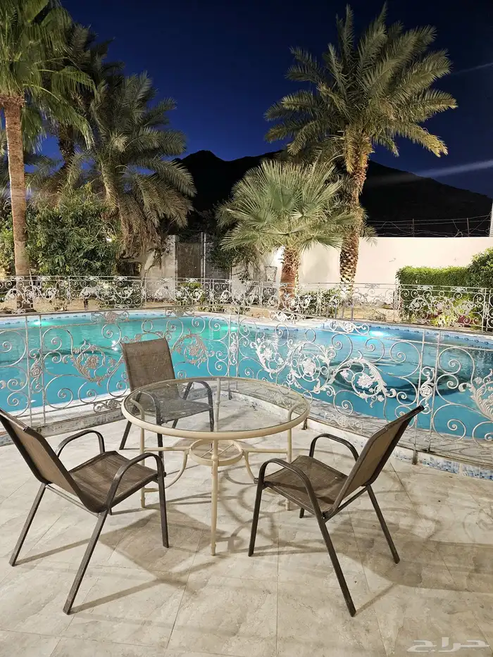 استراحة لاقينا هوم اشجار وزرع ومسبح 10