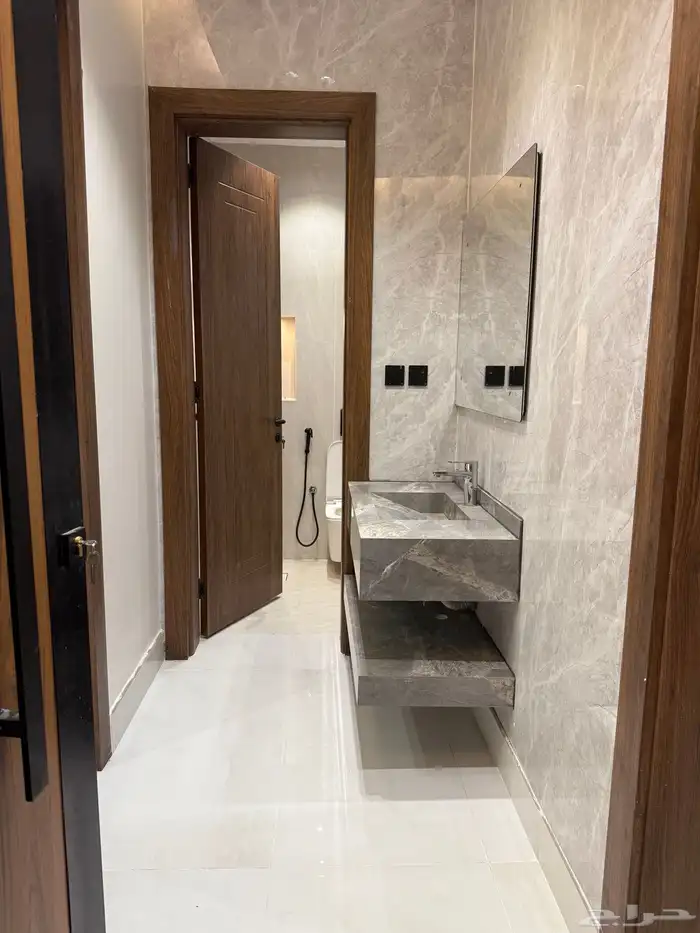 شقة للبيع في حي الدفاع مدخل مستقل 500 الف 2