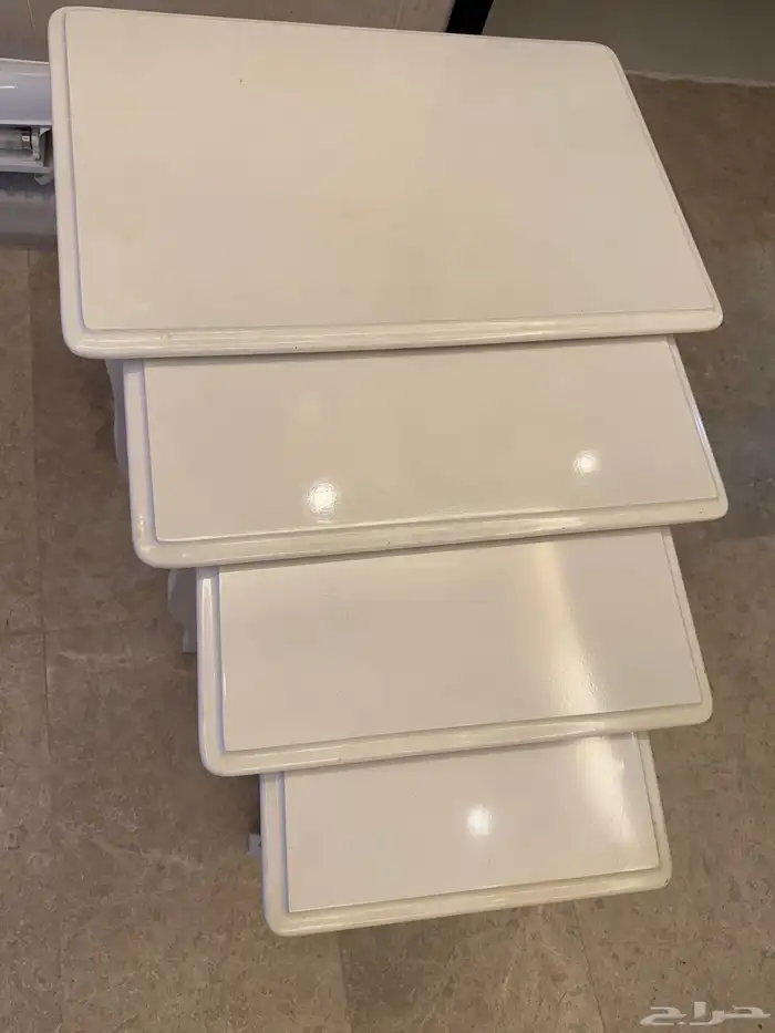 4 طاولات خدمه بيضاء 0