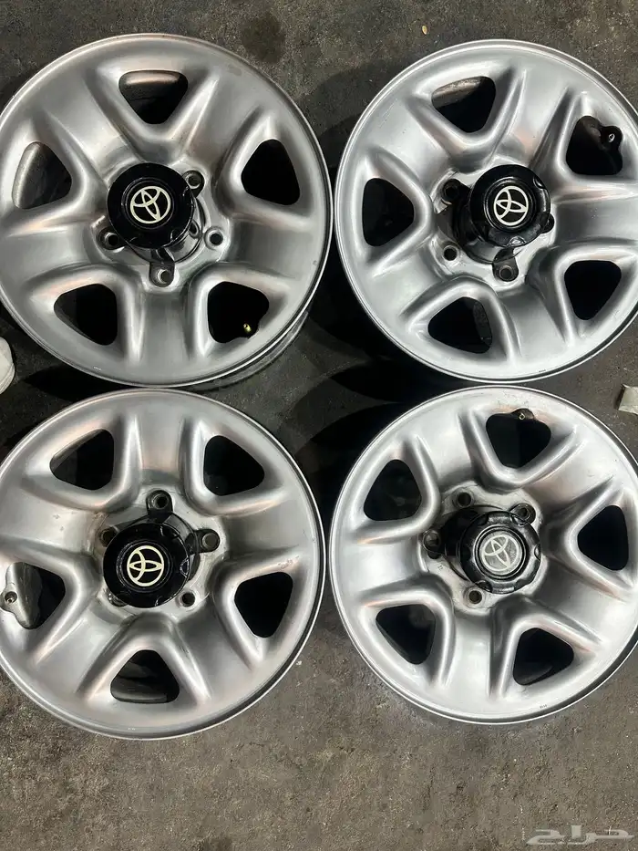 جنوط ديازل لاند كروزر اصلي وكاله  7 انش مع اكواب والصواميل 1