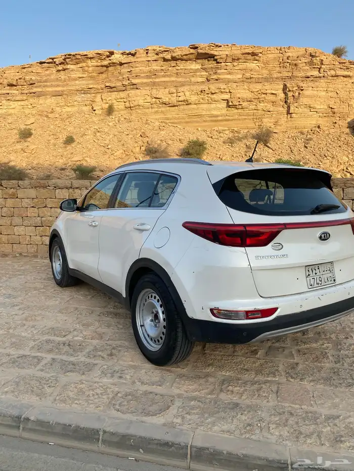 للبيع سبورتاج محرك ديزل 2000 سي سي مديل 2018 3