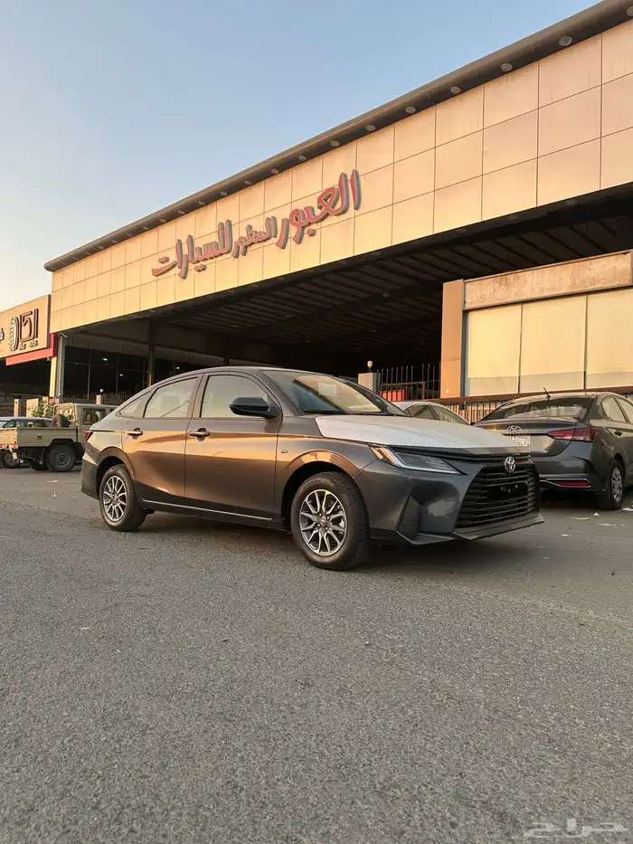 تويوتا يارس استاندر 4 سلندر موديل 2026 لون رمادي 0