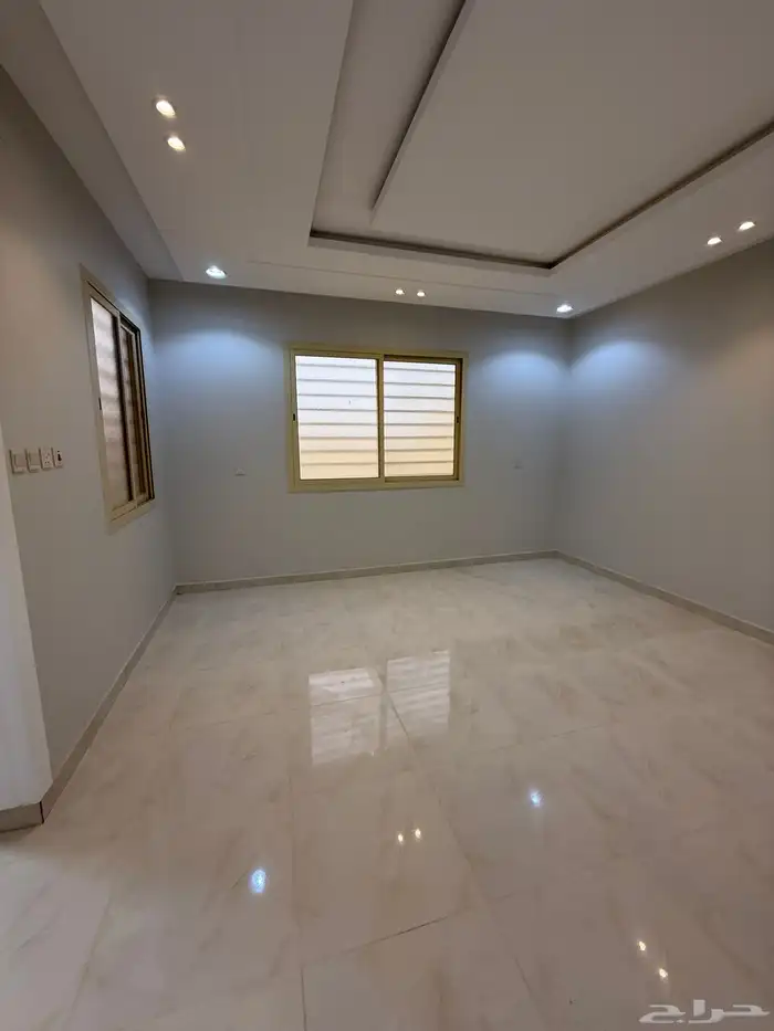 للبيع فيلا دورين وملحق بمشب ومسبح شمال خميس مشيط 850الف 5