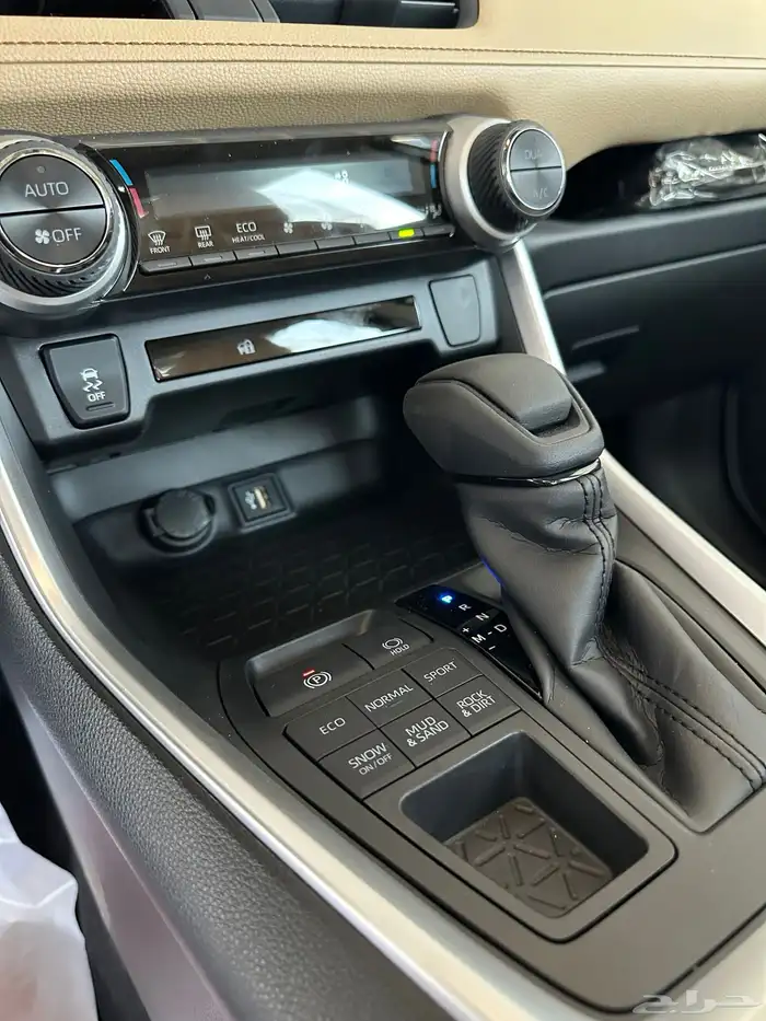 راف فور XLE 2.0 فتحه بصمه دبل موديل 2025 12