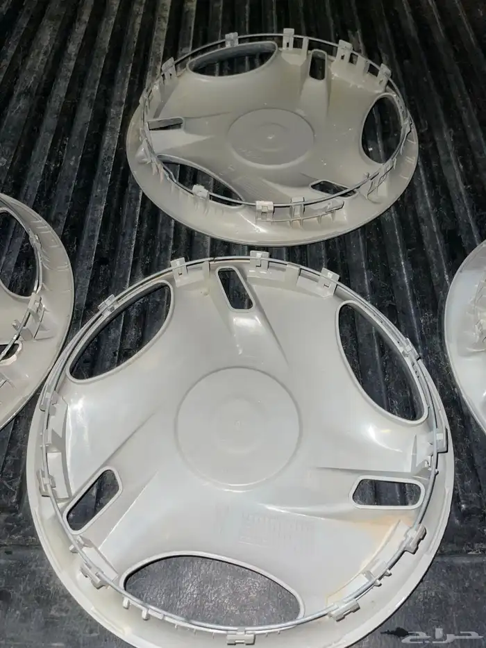 طياس هايلكس موديل 2005 او 2004 0