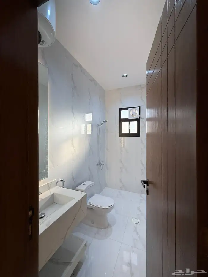 للبيع روفات علويه بدرج داخلي وخارجى شمال الخميس طريق 80 24