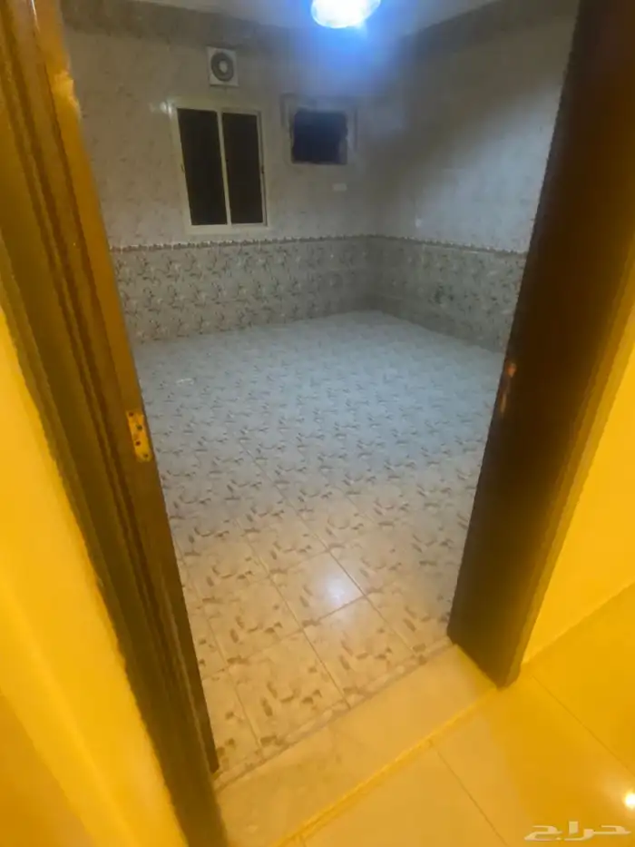 شقه للايجار بحي الصالحيه 6