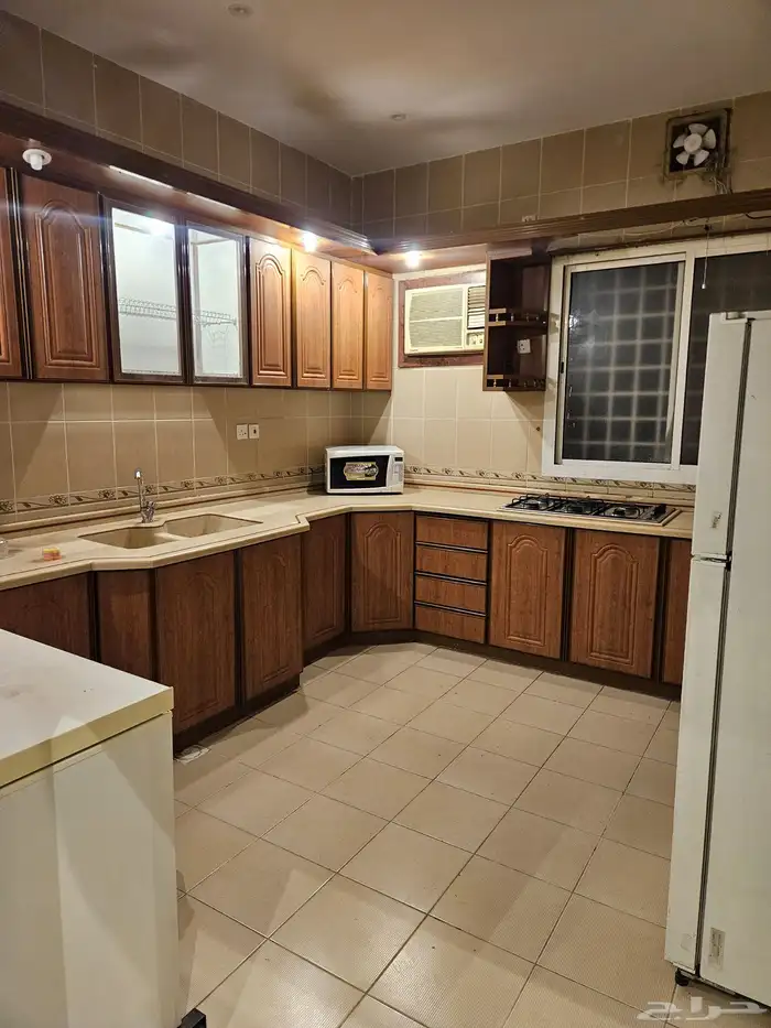 استراحة لاقينا هوم اشجار وزرع ومسبح 6