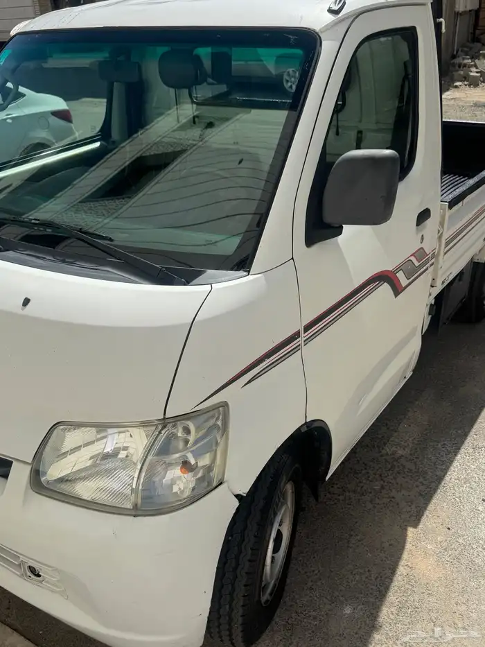 الطائف الحلقه الشرقيه خلف نادي عكاظ دباب داهاتسو 2013 6