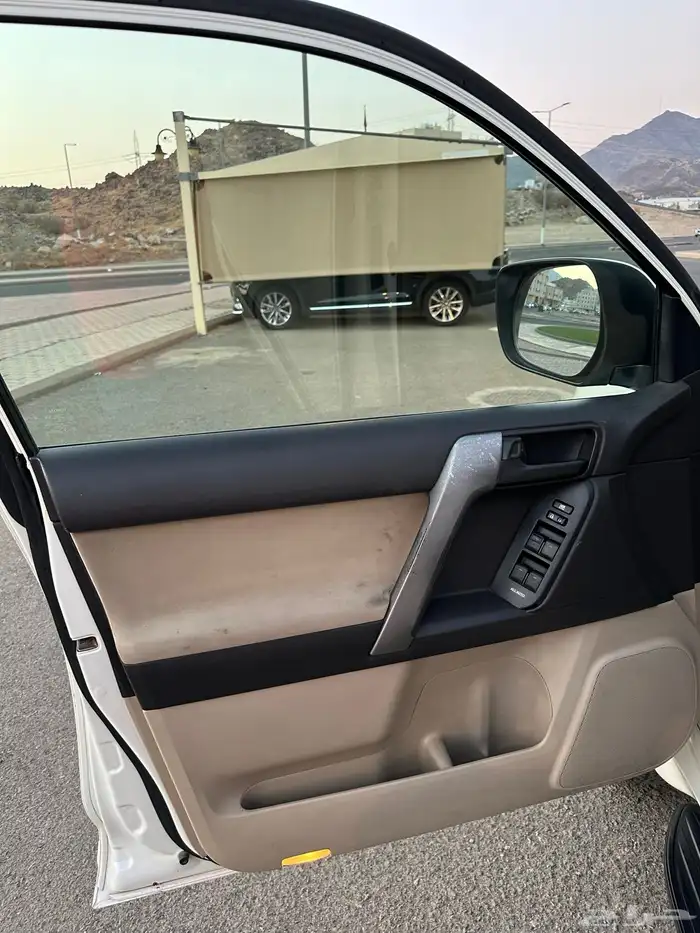 جيب برادو تويوتا TXL 2011 مخزن بحالة الوكالة 34