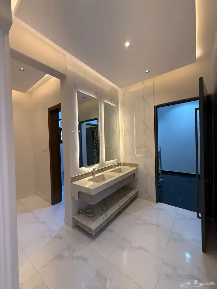 للبيع روفات علويه بدرج داخلي وخارجى شمال الخميس طريق 80 14