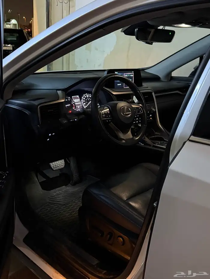 لكسز RX 2021 8