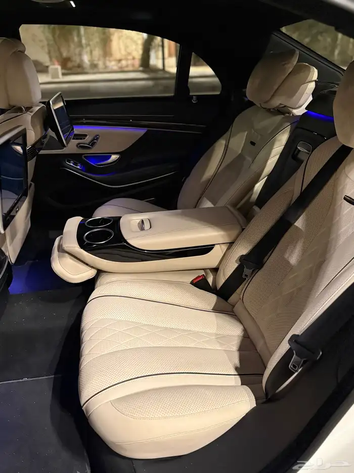 مرسيدس محول مايباخ 2020 44