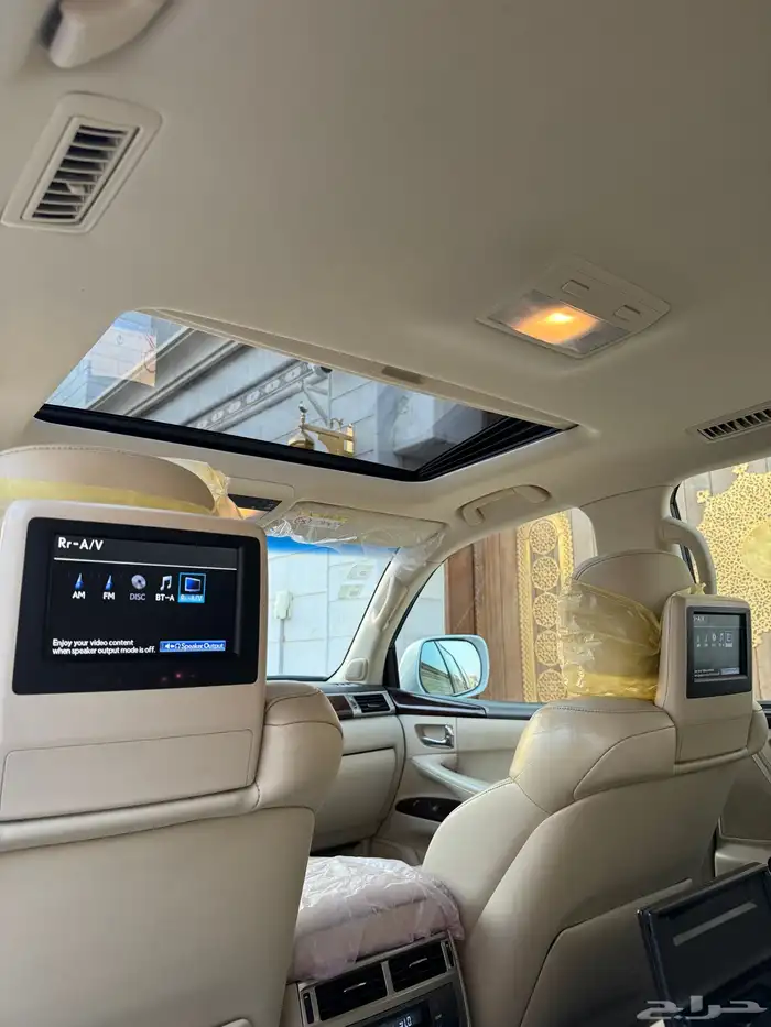 للبيع جيب لكزس LX 570 S 2014 شبه الجديد 66