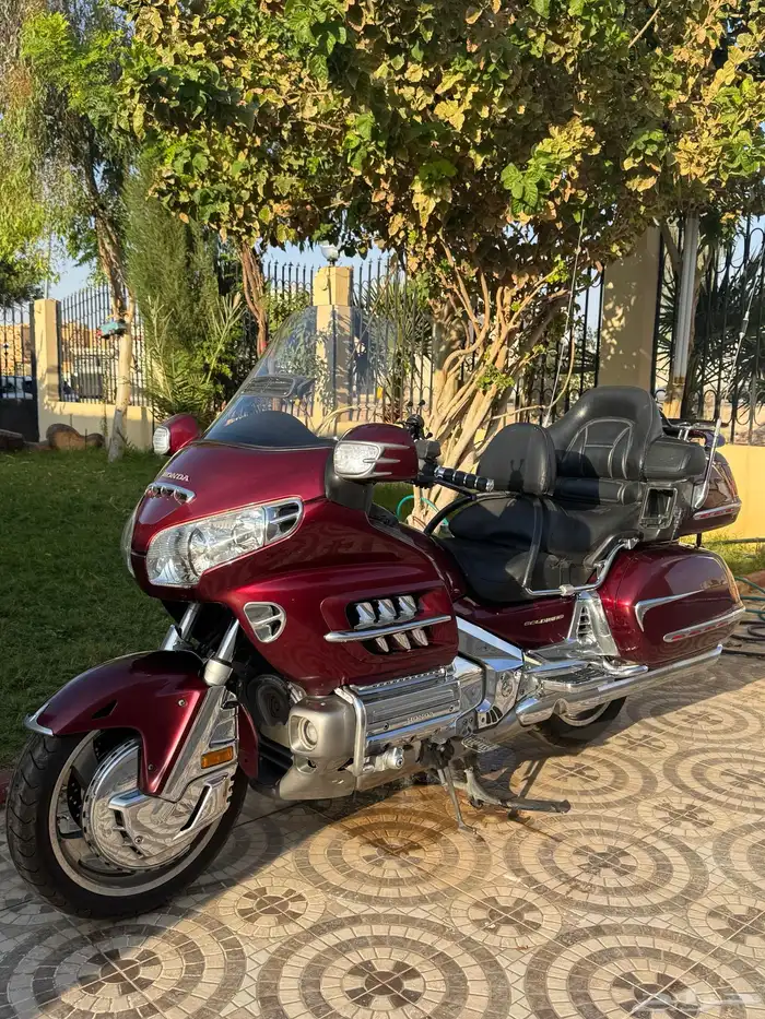 للبيع دباب قولدوينق 2004 0