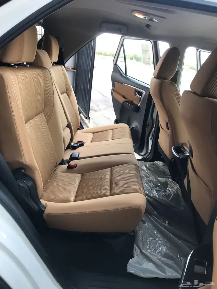 جيب فورتشنر VX1 موديل 2022 6 سلندر 8