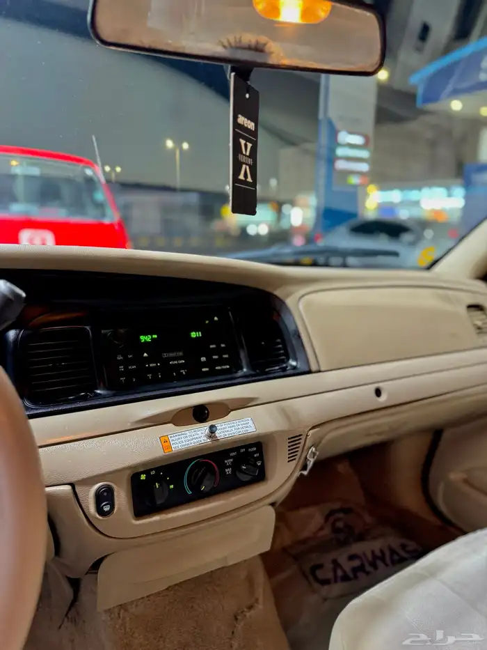 فورد فكتوريا بوليسي 2010 13