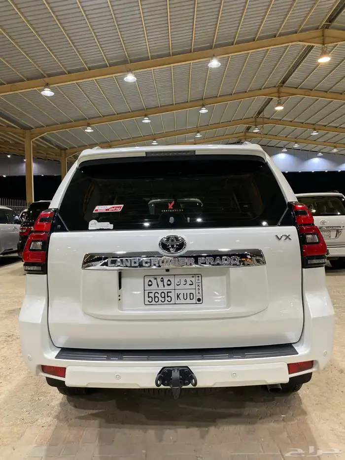 للبيع برادو 2021 فئة VX فل كامل 6 سلندر عبداللطيف عداد 111 9
