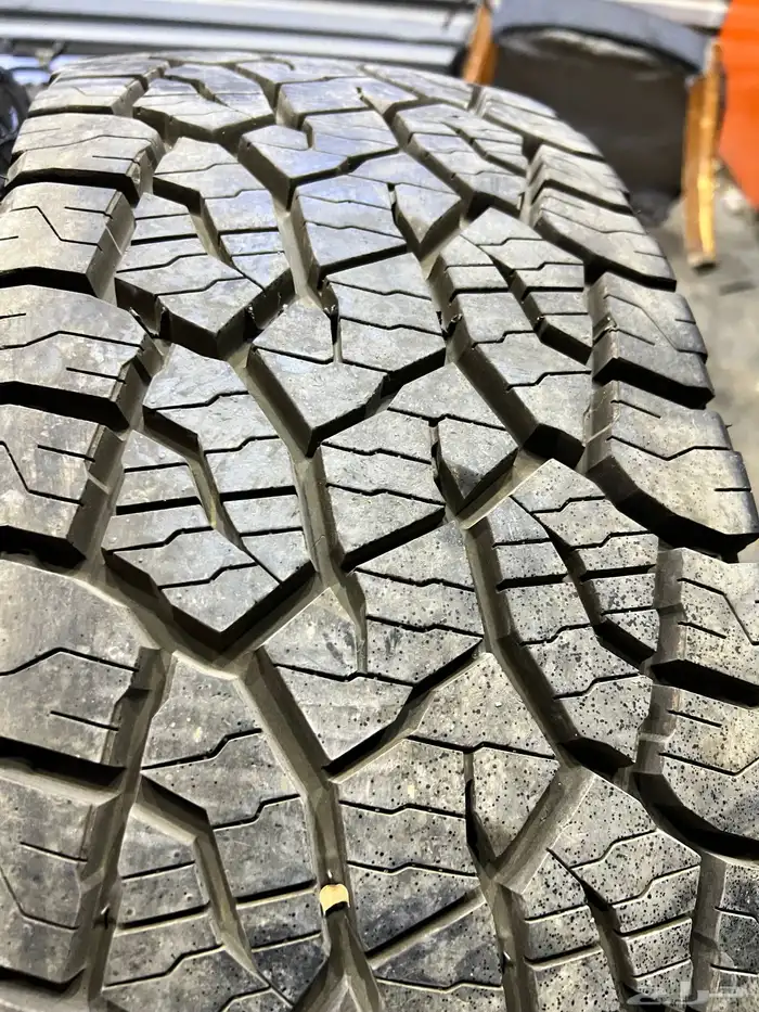 كفرات كومهو ربع حجري مقاس 285 70 17 33