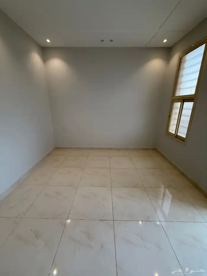 للبيع فيلا دورين وملحق بمشب ومسبح شمال خميس مشيط 850الف 19