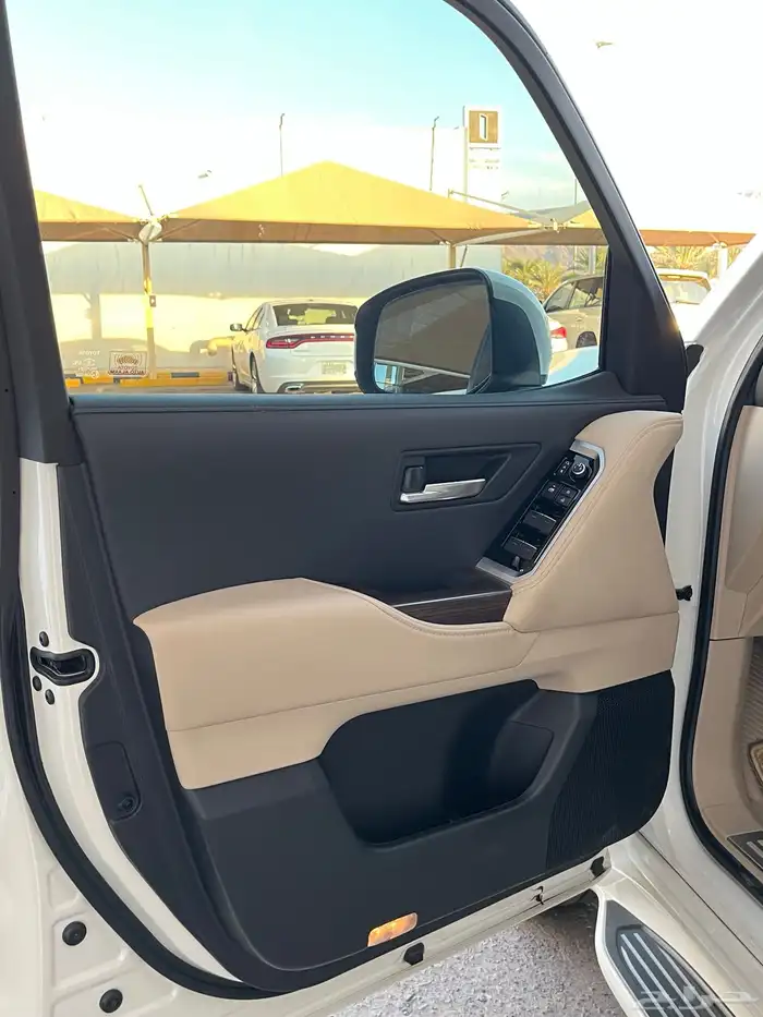 لاندكروزر 2024 رقم L4 29